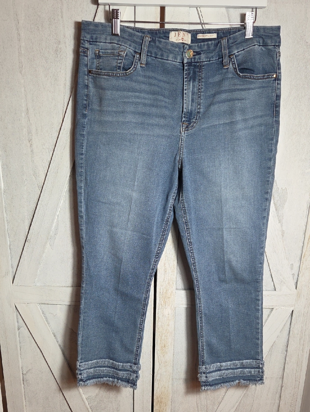 7 For All Mankind Jen7 Cropped Straight Leg Jeans Size 14